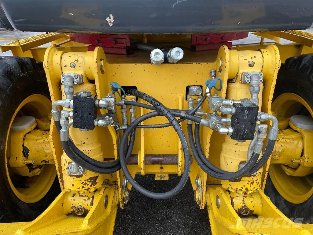 Komatsu PW 98 MR-8 Колёсные экскаваторы