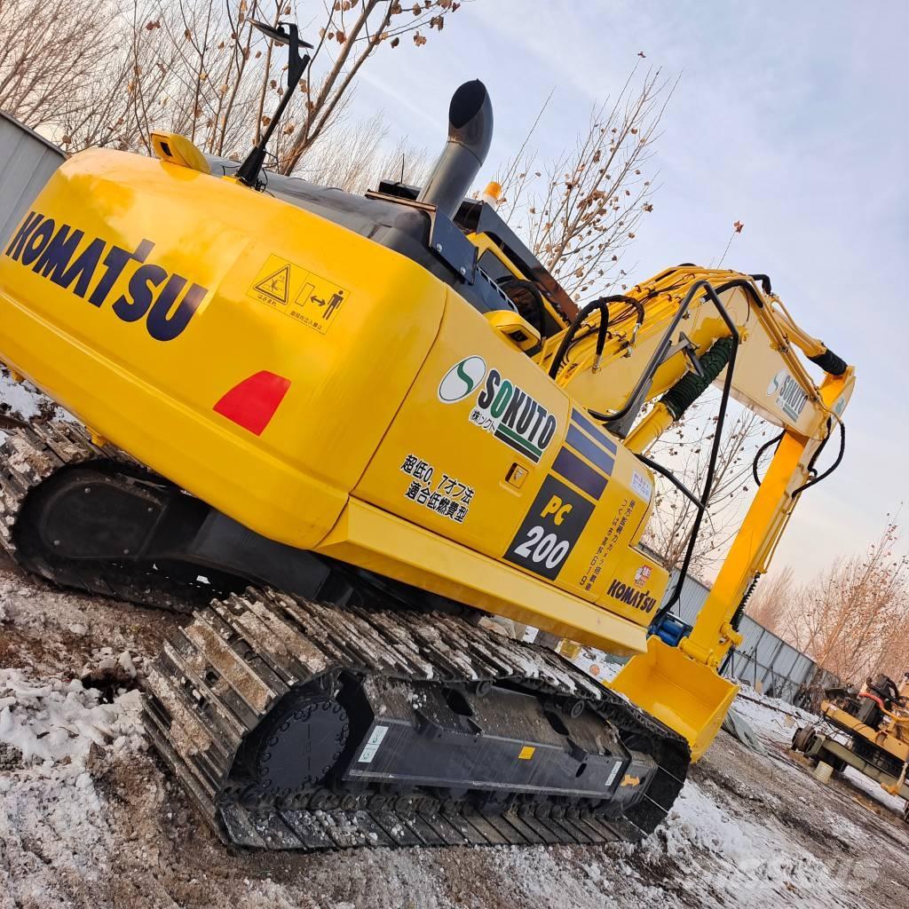 Komatsu PC 220-8 Гусеничные экскаваторы