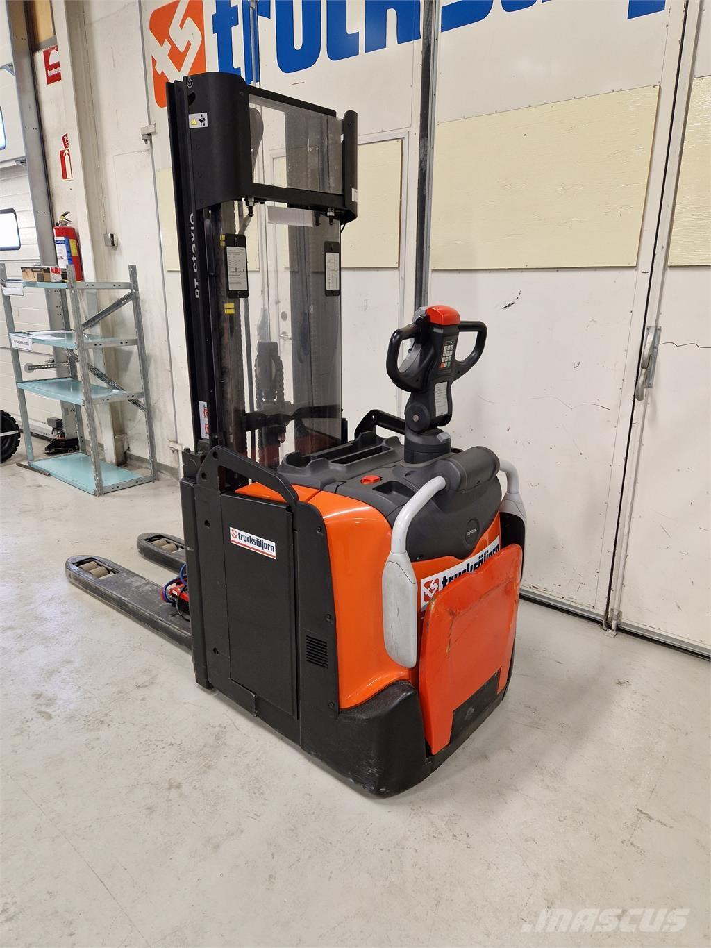 Toyota SPE120L Самоходные электроштабелёры