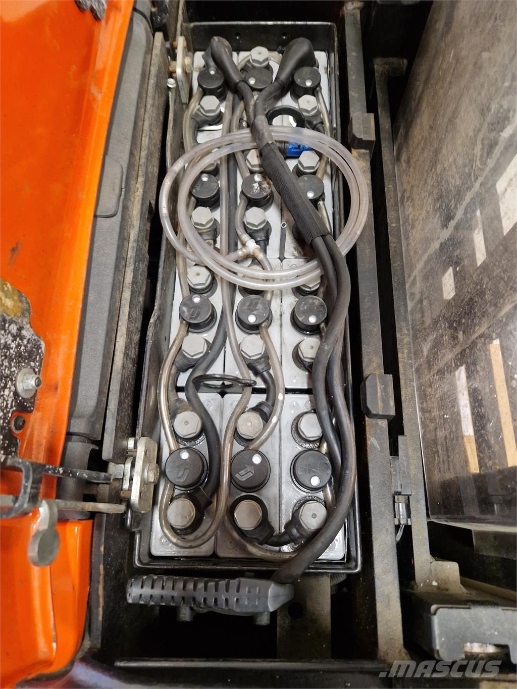 Toyota SPE120L Самоходные электроштабелёры