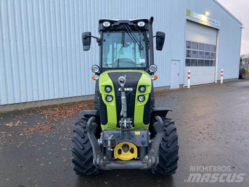 CLAAS NEXOS 240 S Трактора