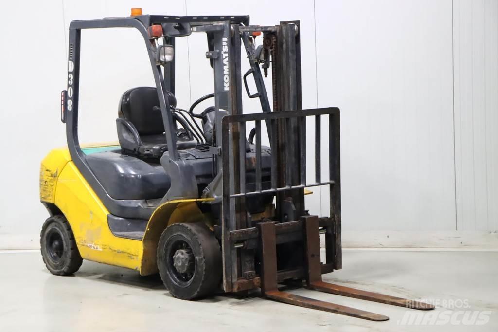 Komatsu FD25T-16 Дизельные погрузчики