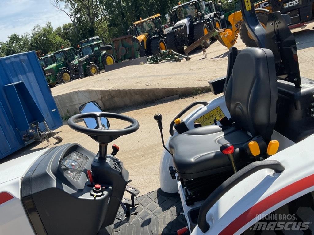 Bobcat CT 2025 Трактора
