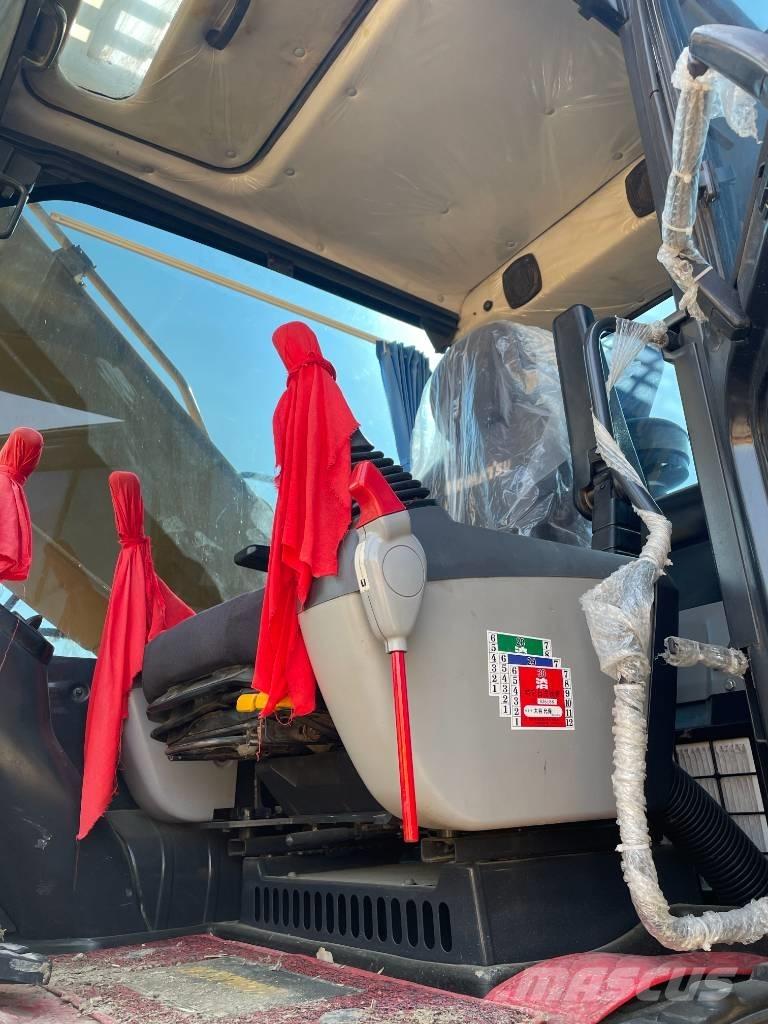 Komatsu PC 210 Гусеничные экскаваторы