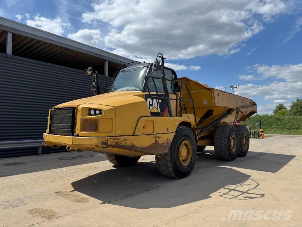 CAT 730C Шарнирно-сочленённые самосвалы