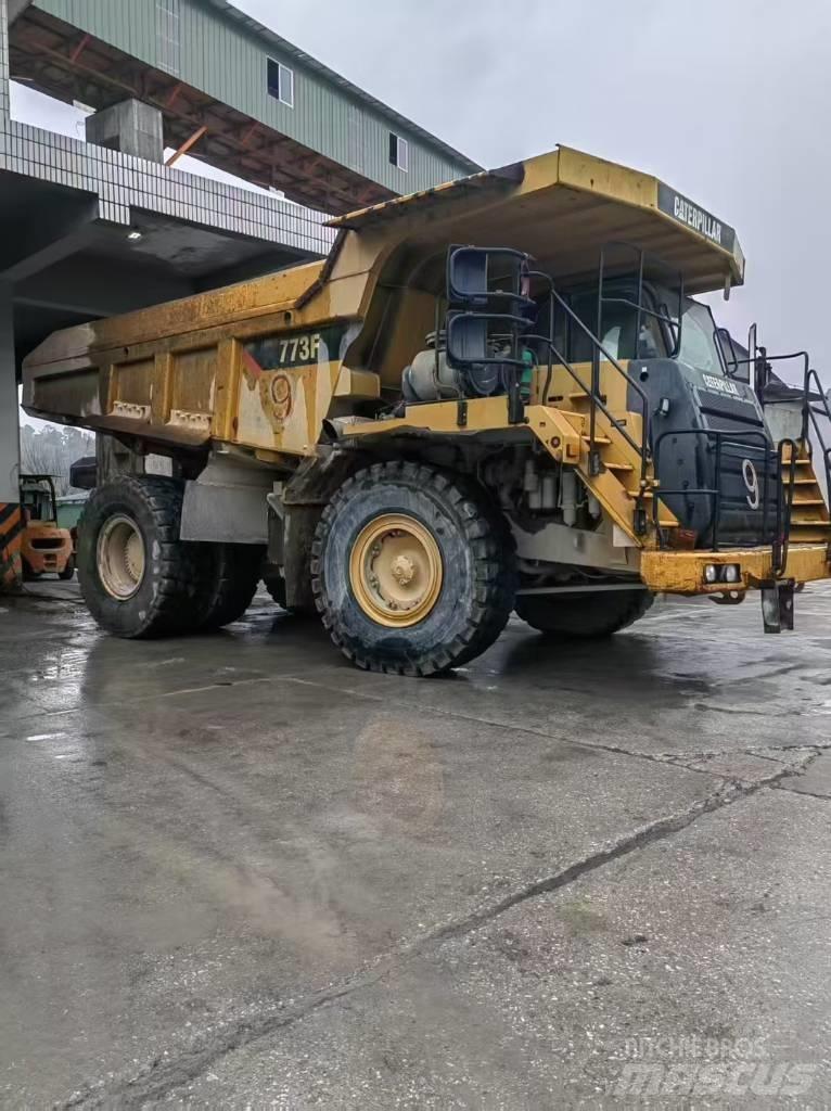 CAT 777E Шарнирно-сочленённые самосвалы