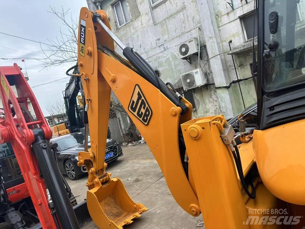 JCB 3 CX Экскаваторы-погрузчики