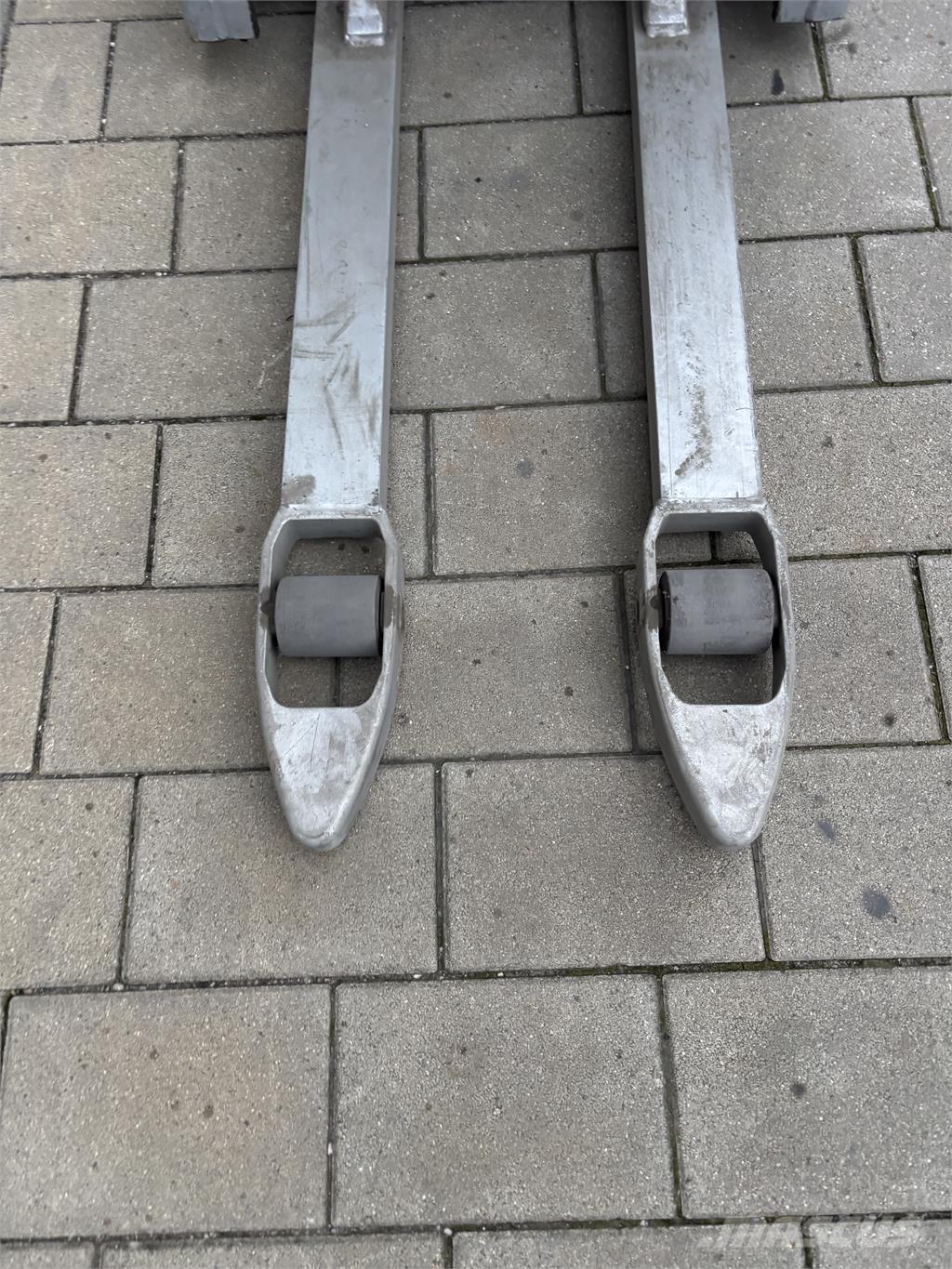 Still EXV 10 Самоходные электроштабелёры