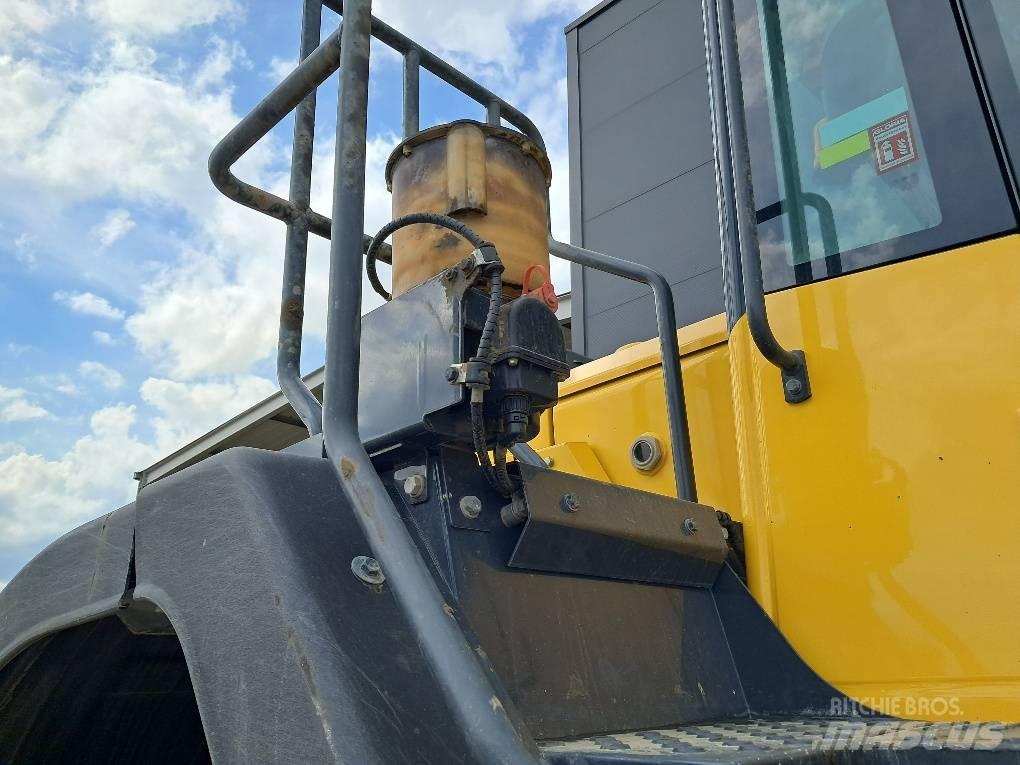 Komatsu WA480-8 Фронтальные погрузчики
