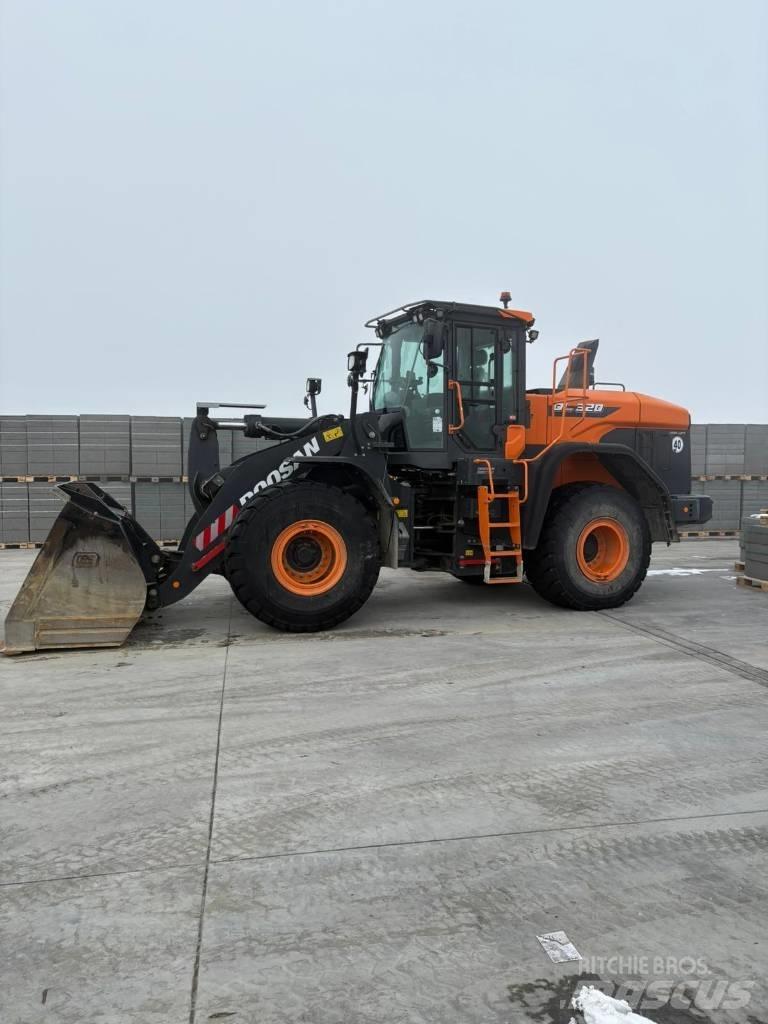 Doosan DL 320-7 Фронтальные погрузчики