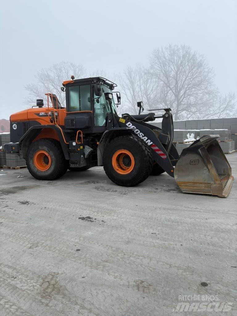 Doosan DL 320-7 Фронтальные погрузчики