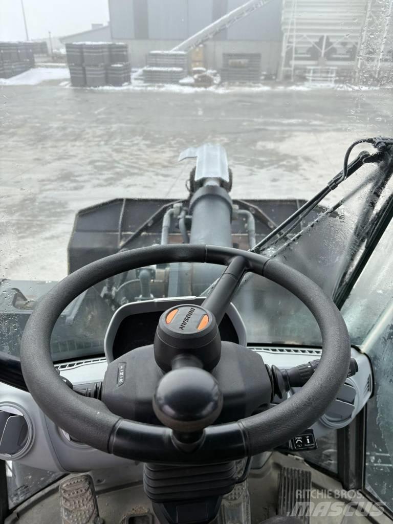 Doosan DL 320-7 Фронтальные погрузчики