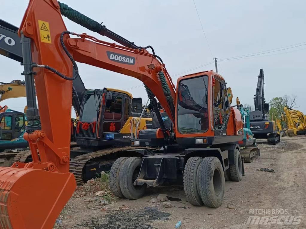 Doosan 150 W Колёсные экскаваторы