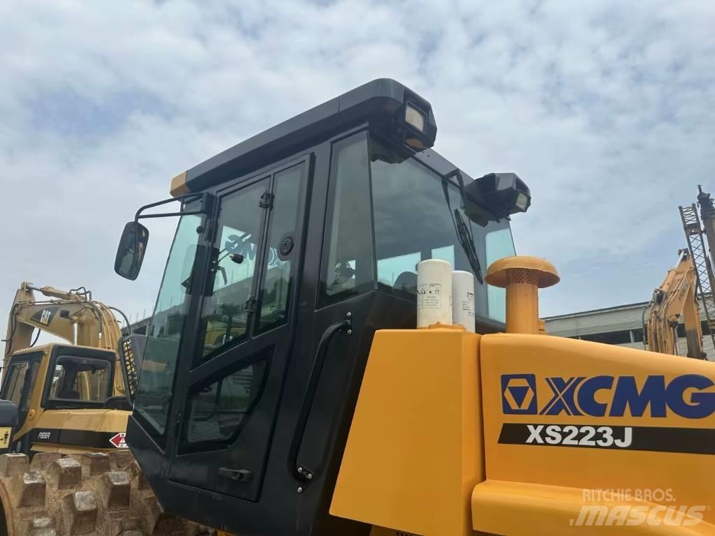 XCMG XS 223 J Грунтовые катки