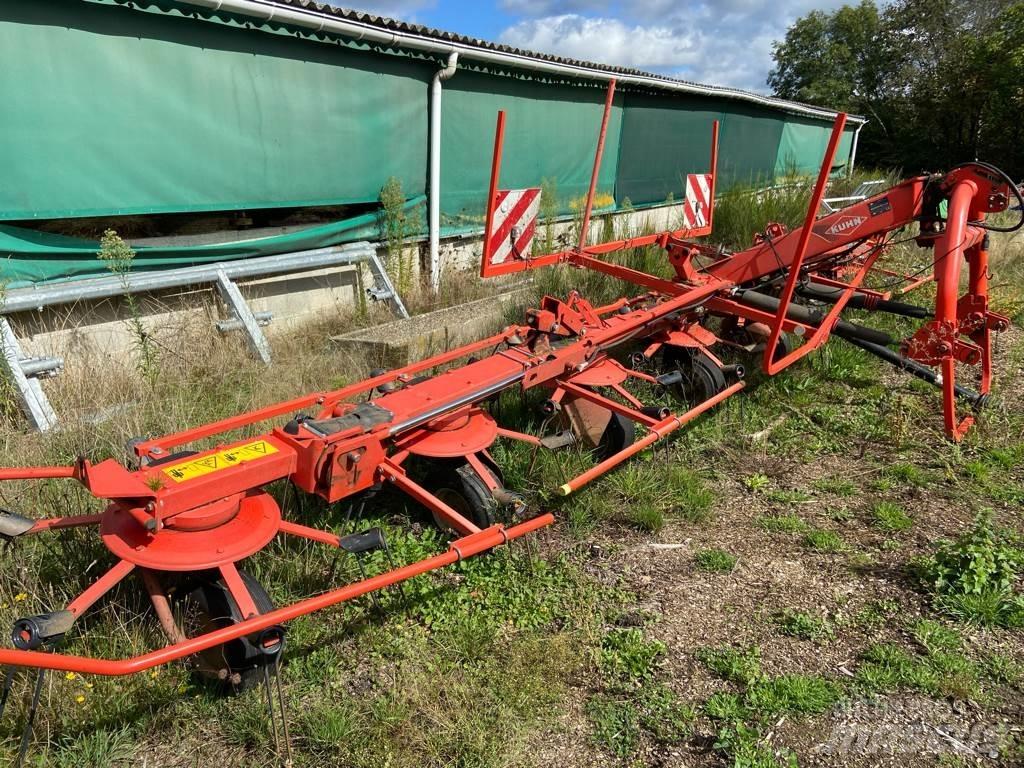 Kuhn GF8702 Грабли-ворошилки
