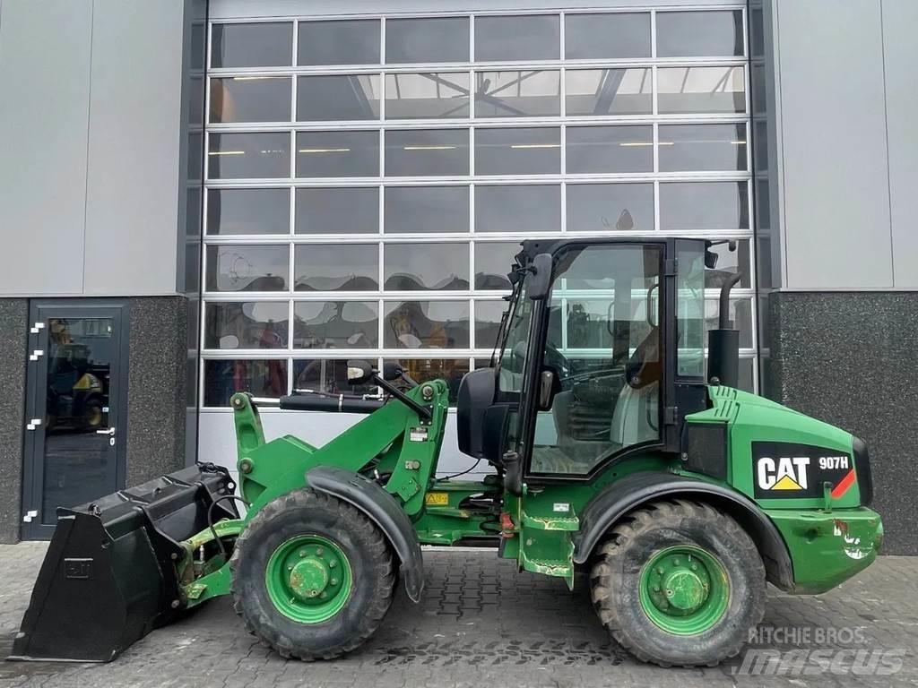CAT 907H Фронтальные погрузчики