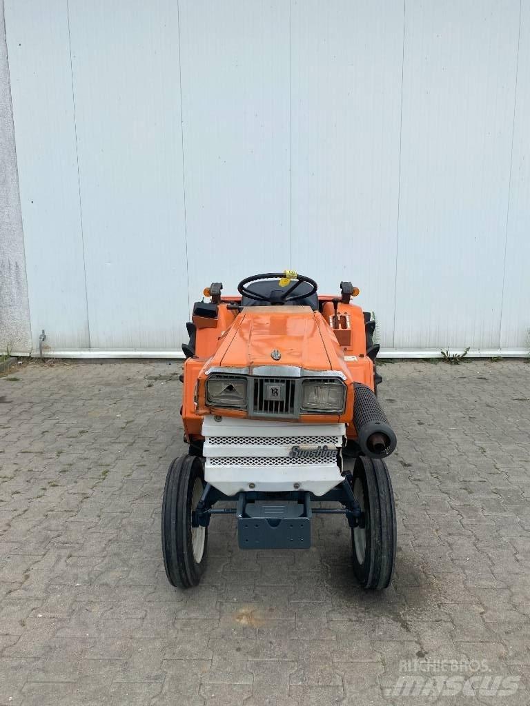 Kubota B1702-M Коммунальные тракторы