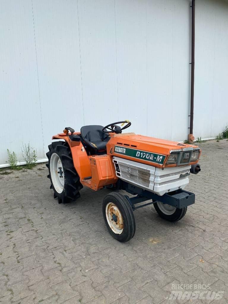 Kubota B1702-M Коммунальные тракторы