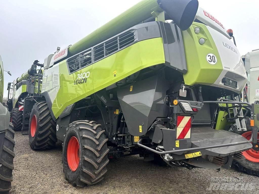 CLAAS 7400 Зерноуборочные комбайны