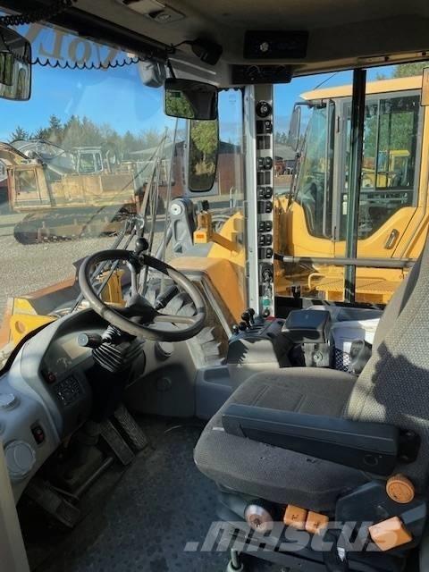 Volvo L120F Фронтальные погрузчики