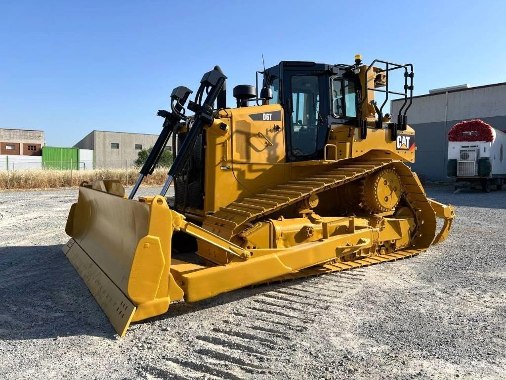 CAT D 6 T Гусеничные бульдозеры