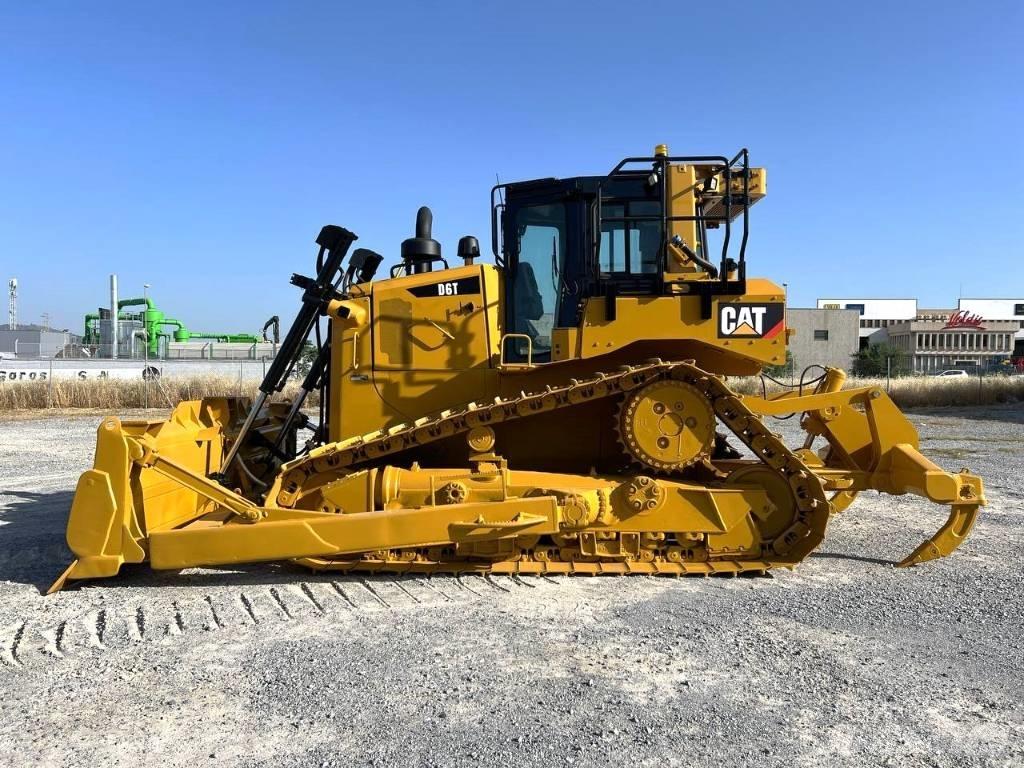 CAT D 6 T Гусеничные бульдозеры