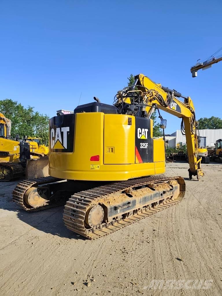 CAT 325 FL CR Гусеничные экскаваторы