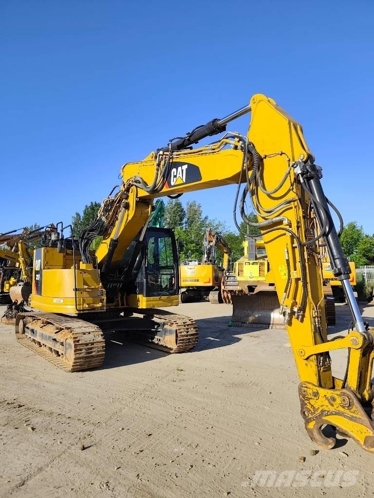 CAT 325 FL CR Гусеничные экскаваторы