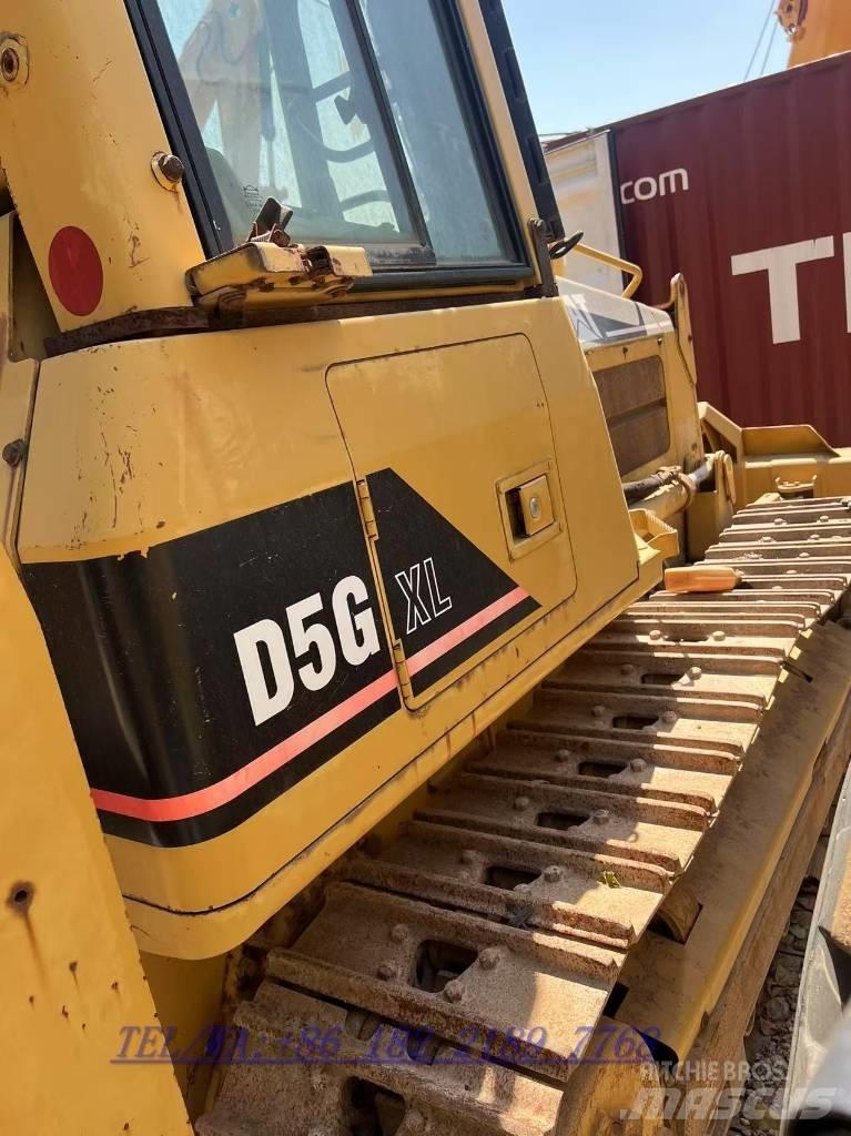 CAT D5G Гусеничные бульдозеры