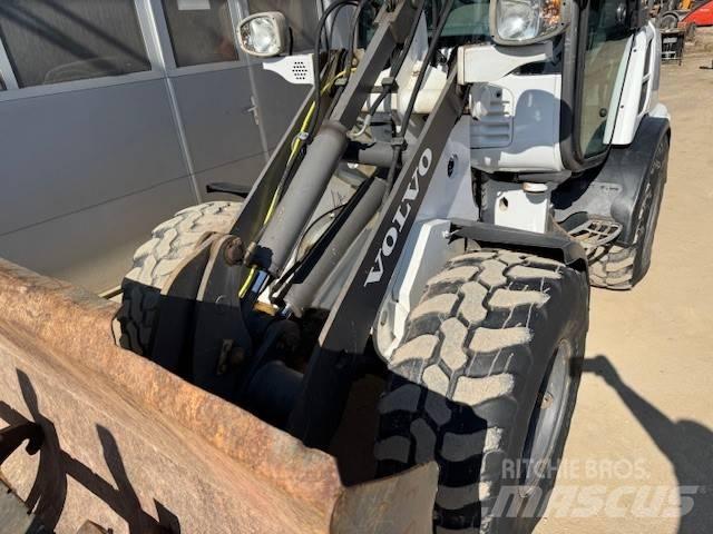 Volvo L 25 F Фронтальные погрузчики