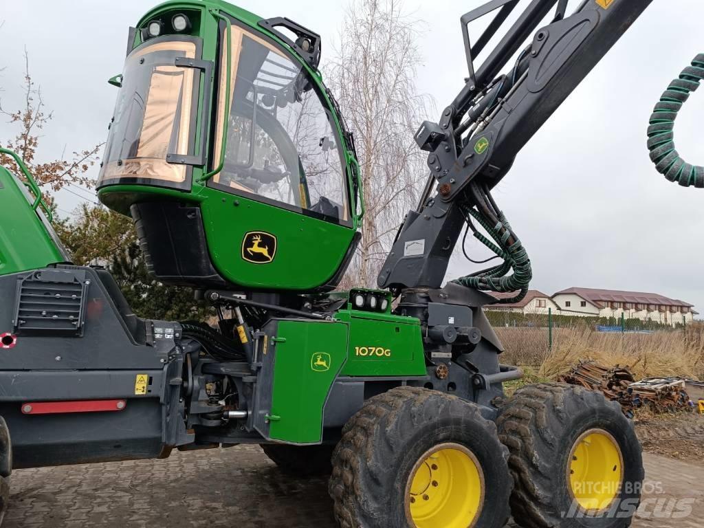 John Deere 1070G Харвестеры