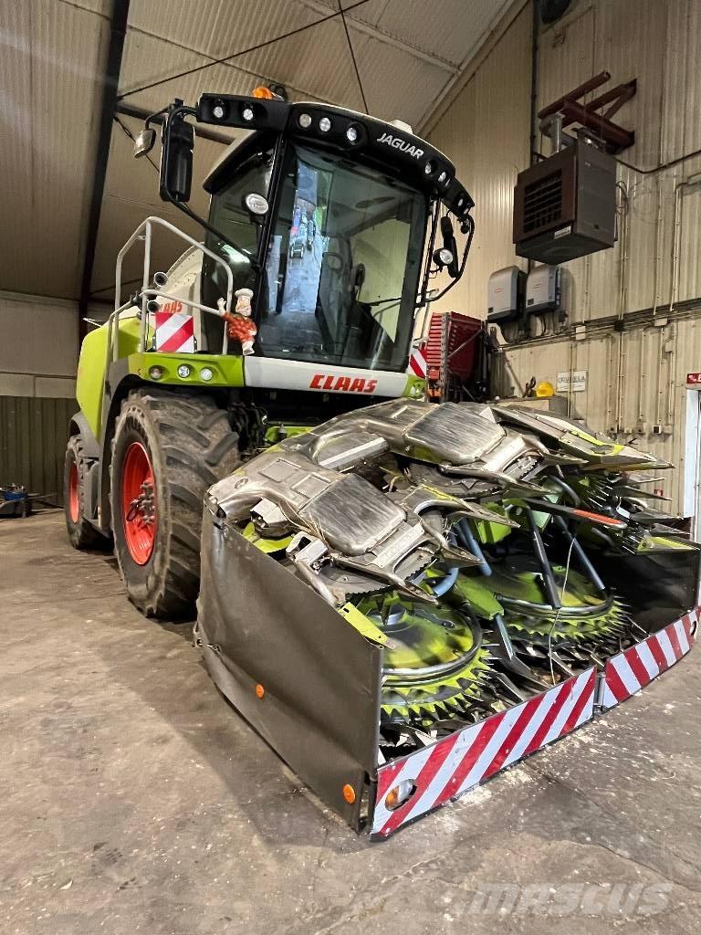 CLAAS Jaguar 940 Самоходные кормоуборочные комбайны