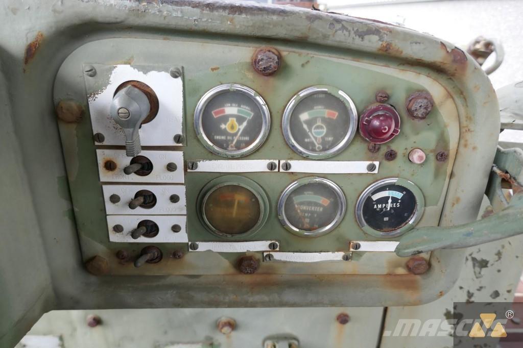 CAT D7F Ex-army Гусеничные бульдозеры