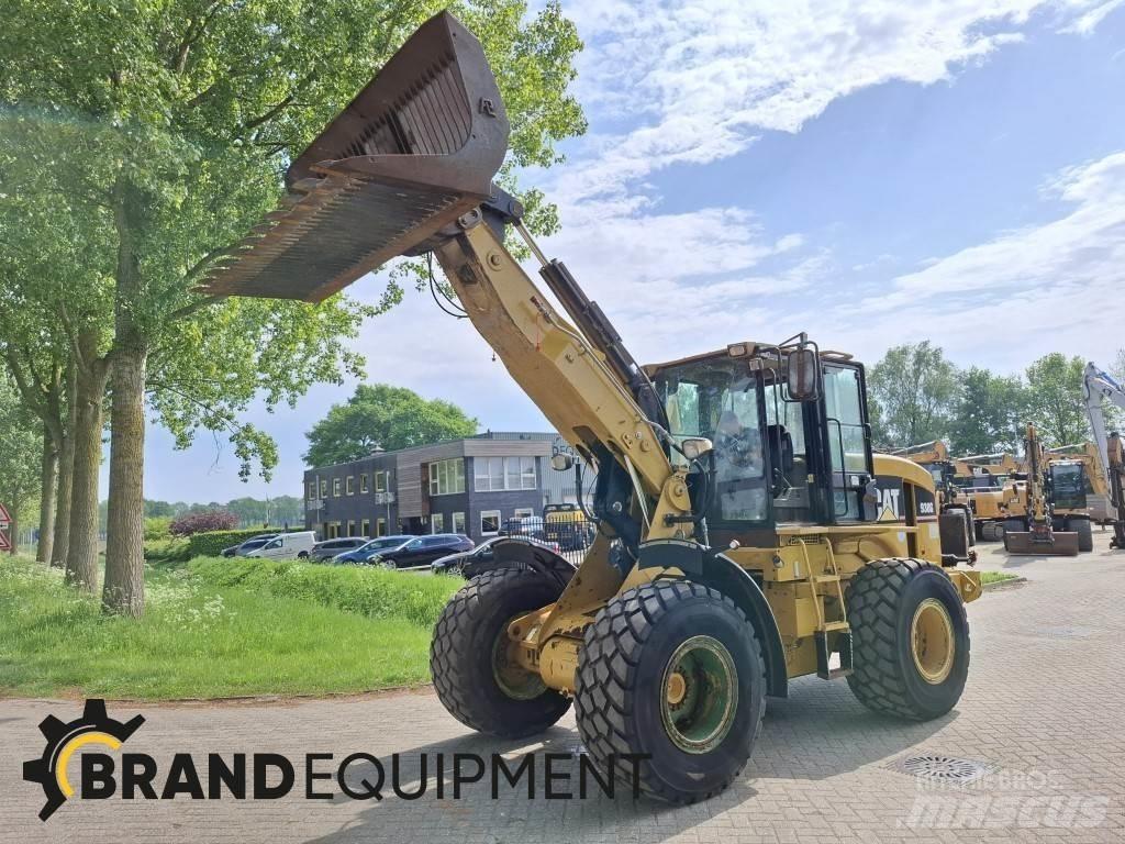 CAT 930G Фронтальные погрузчики
