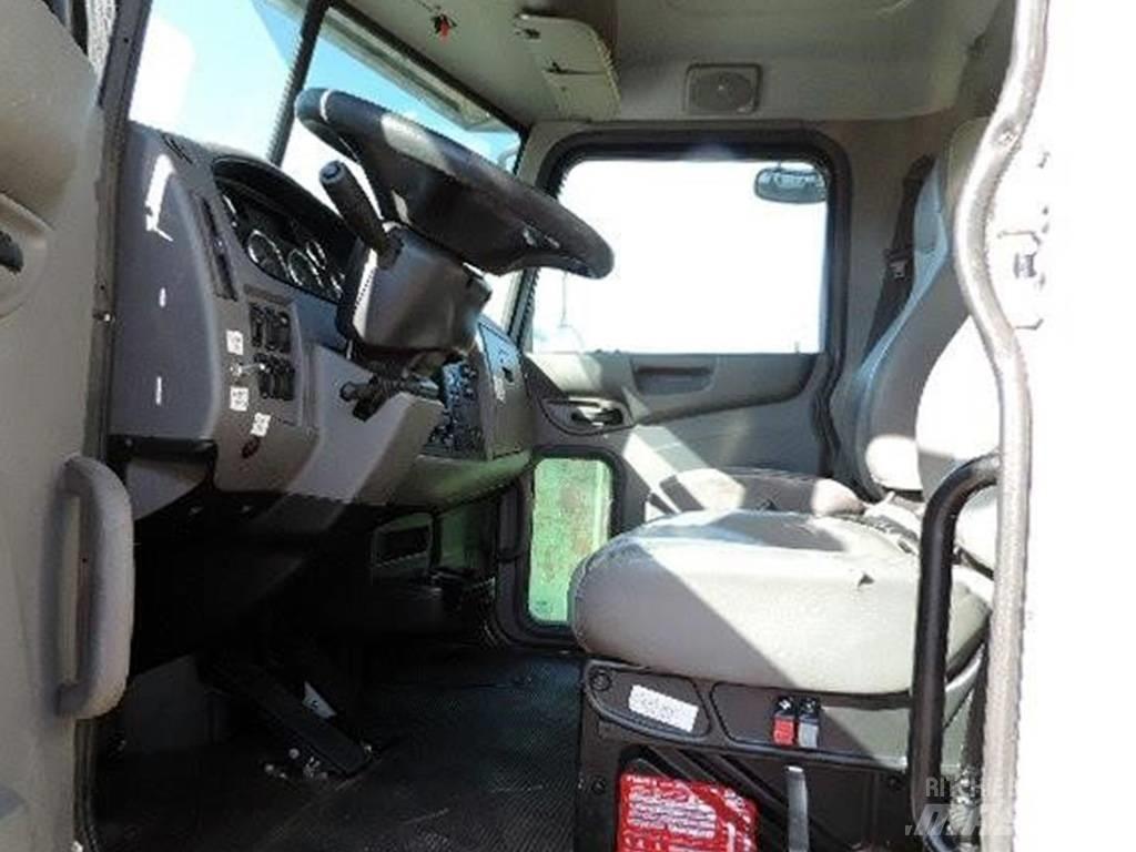 Peterbilt 348 Грузовики-Самосвалы
