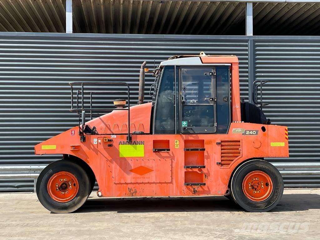 Ammann AP 240 Пневматические катки