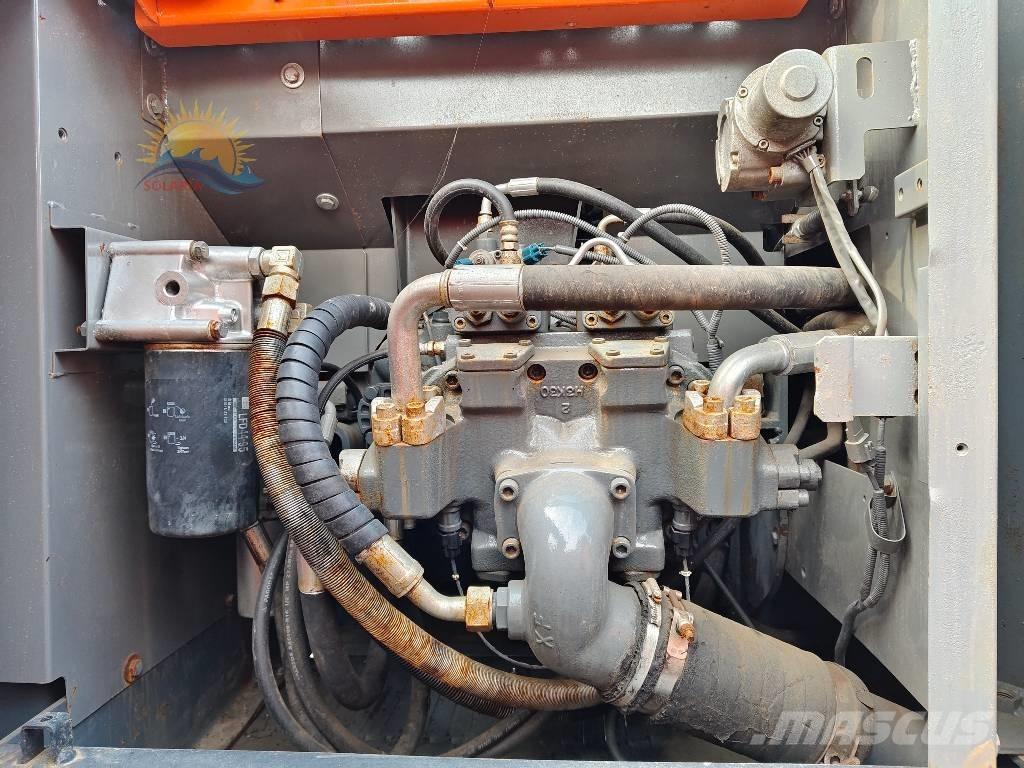 Hitachi ZX 200 Гусеничные экскаваторы