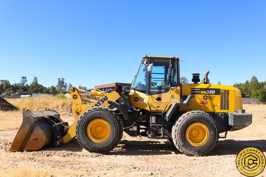 Komatsu WA 320-7 Фронтальные погрузчики