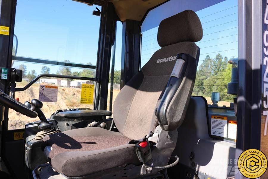 Komatsu WA 320-7 Фронтальные погрузчики