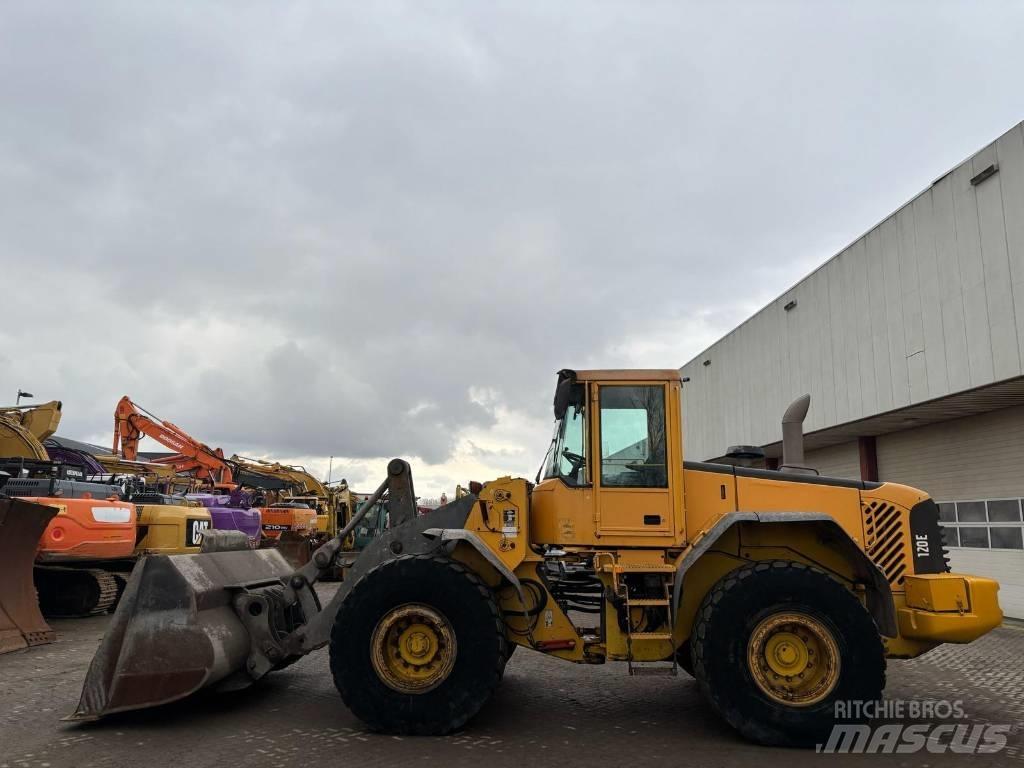 Volvo L 120 E Фронтальные погрузчики