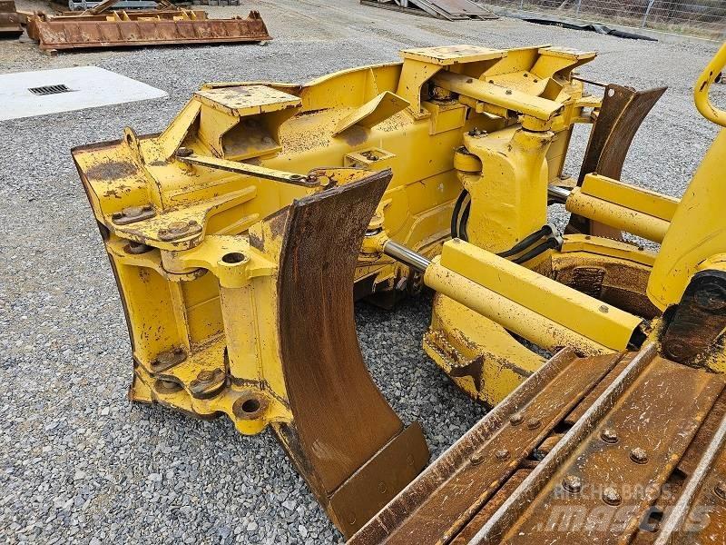 Komatsu D 61 PX-23 Гусеничные бульдозеры