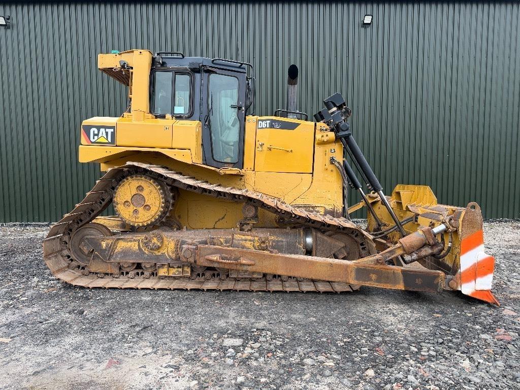 CAT D 6 T LGP Гусеничные бульдозеры