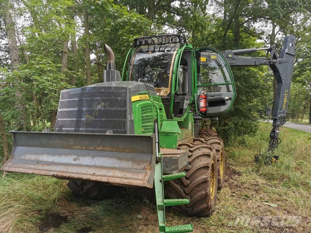 John Deere 1110G Форвардеры