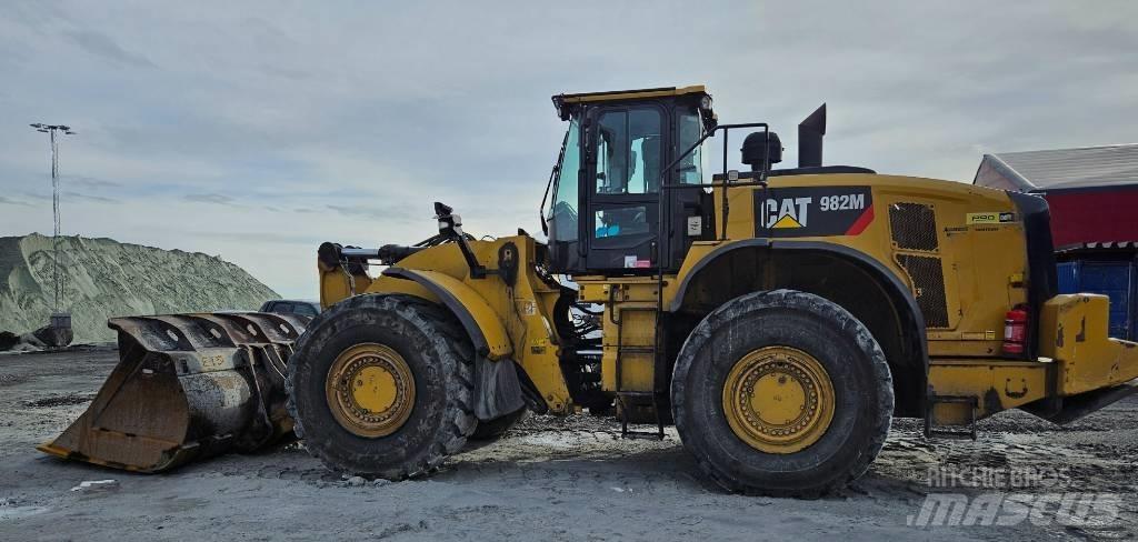 CAT 982 M Фронтальные погрузчики