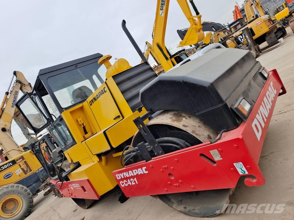 Dynapac CC 421 Катки тротуарные