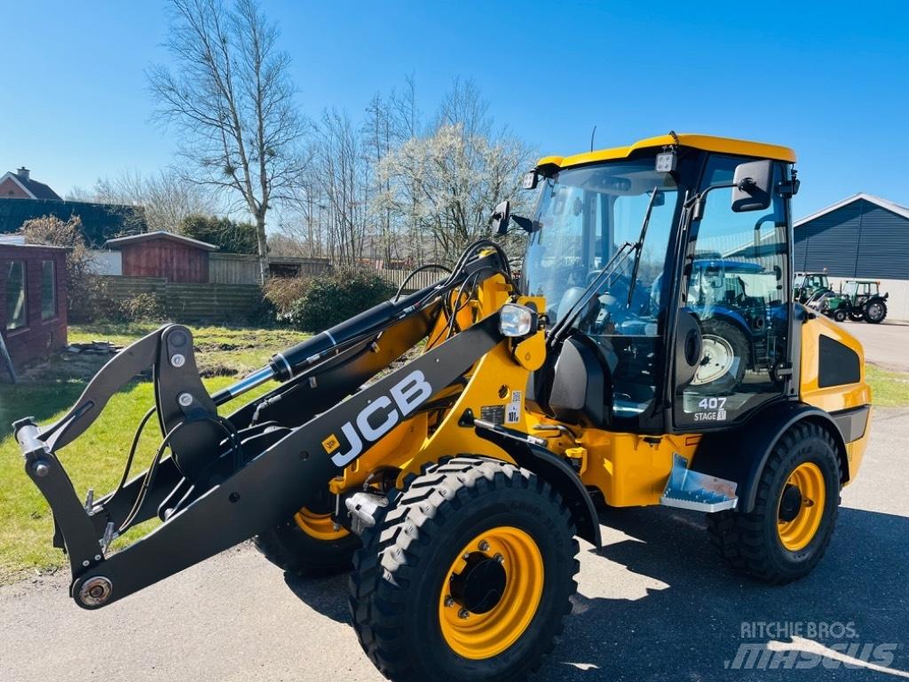 JCB 407 Многофункциональные сельскохозяйственные погрузчики