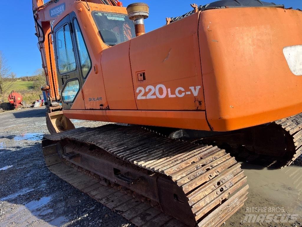 Doosan DX 220 Гусеничные экскаваторы