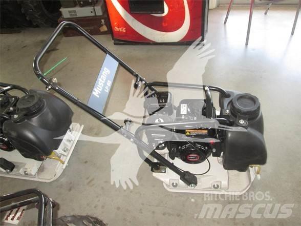 Mustang LF88 Прицепные виброкатки