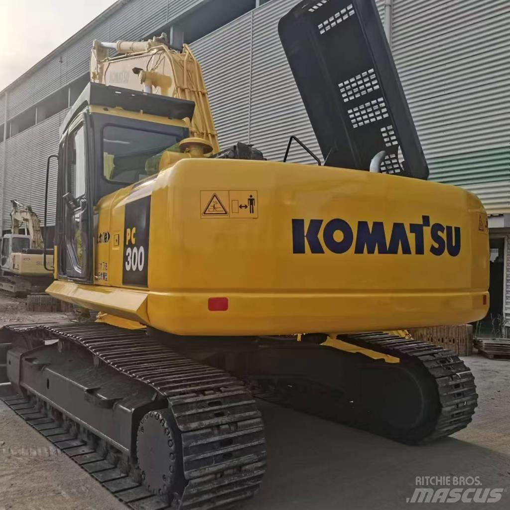 Komatsu PC 300-7 Гусеничные экскаваторы