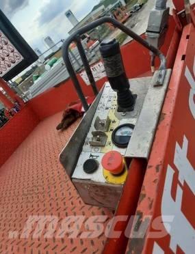 SkyJack SJ III 4740 Ножничные подъемники